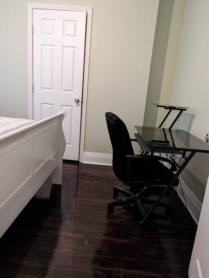 Alford's room