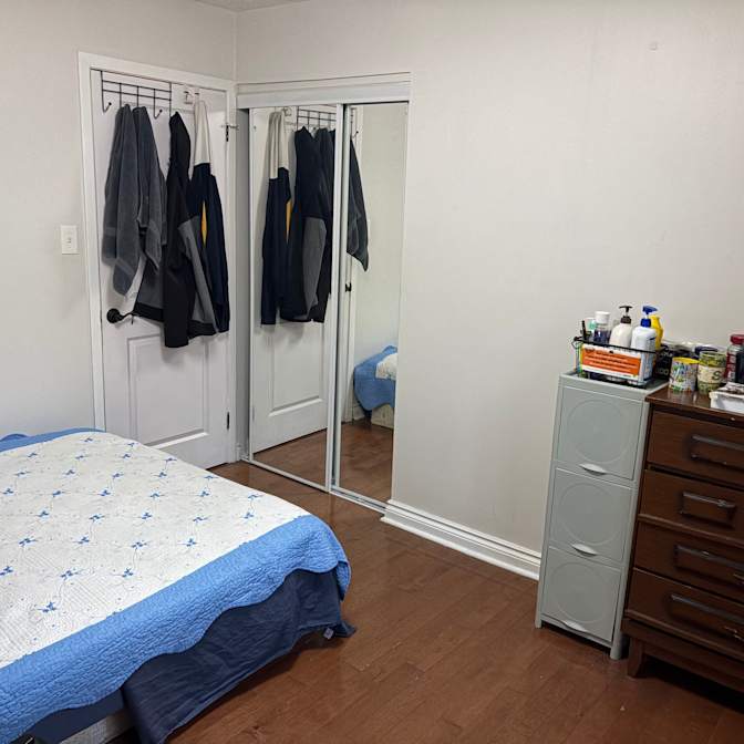 Yanyth Torrs's room