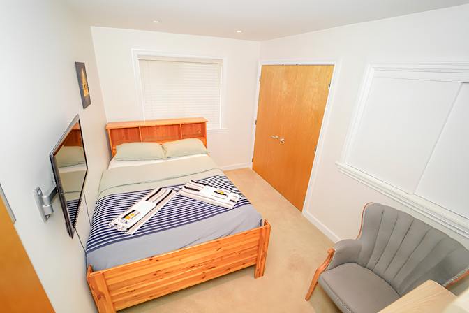 Onur's room