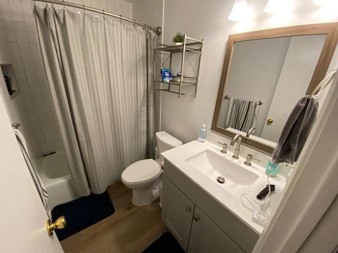 Alcove Rooms's room