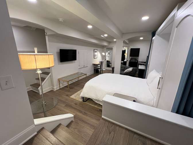 Lynn's room