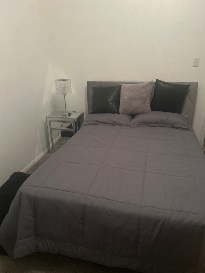 Sonja Jenkins's room