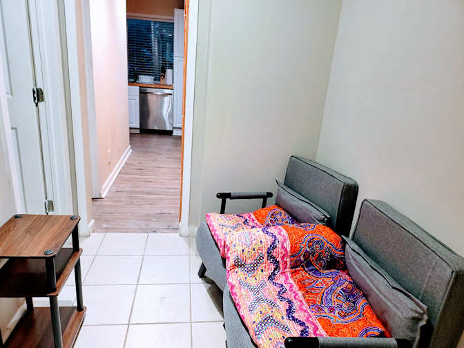 Kamy Optim's room