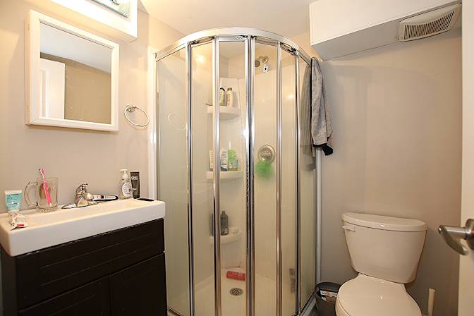 Erwin Nzia Batonga's room