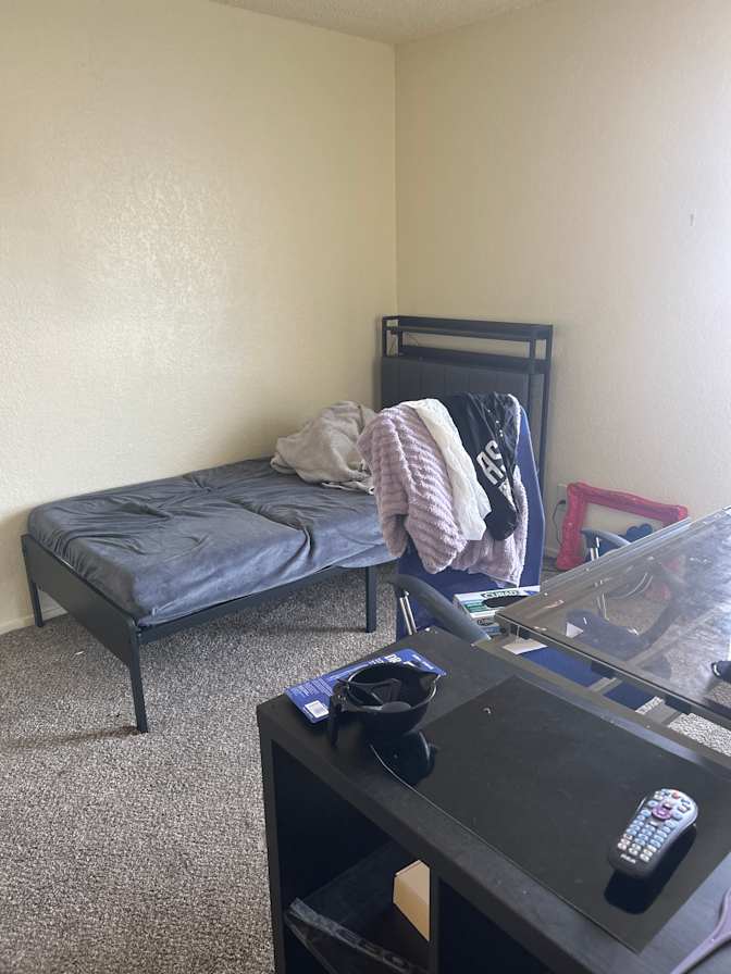 Neo Geronimo's room