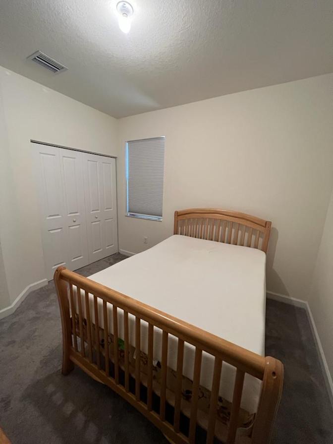 Luis's room