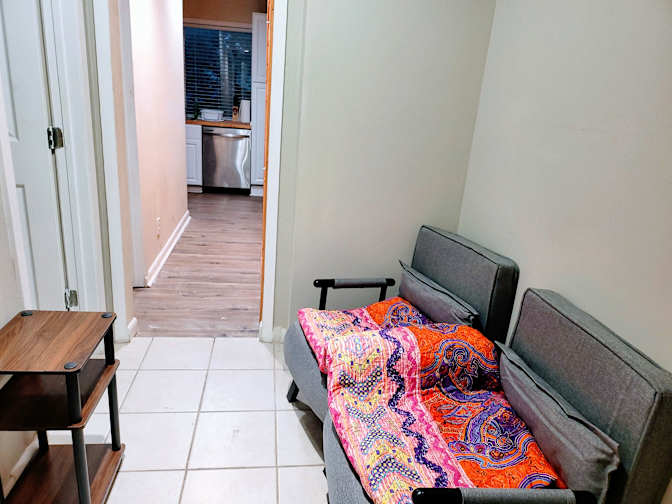 Kamy Optim's room