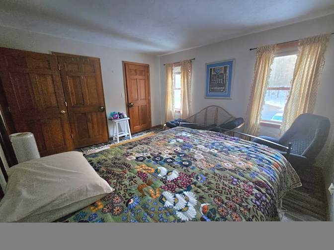 Traci L's room
