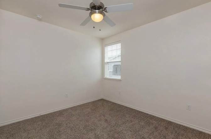 Looking for Roommates's room