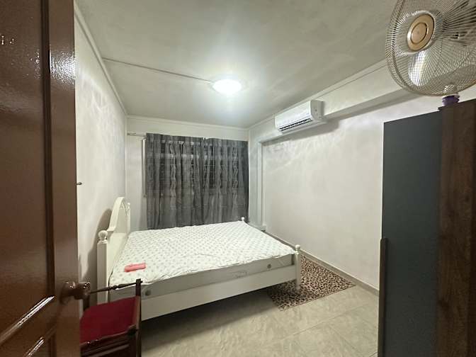 Shidah's room