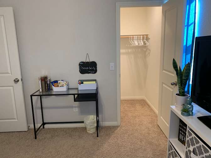 Alaura's room