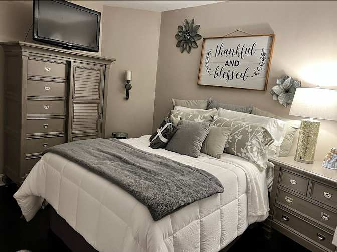 Grizel's room