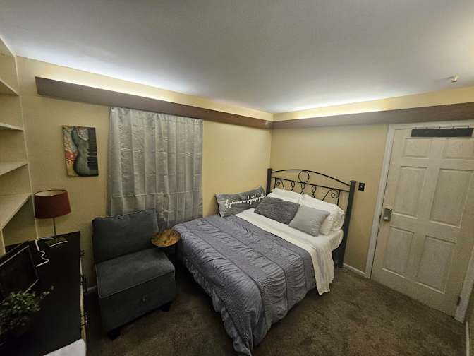 Floralhomesweethome's room
