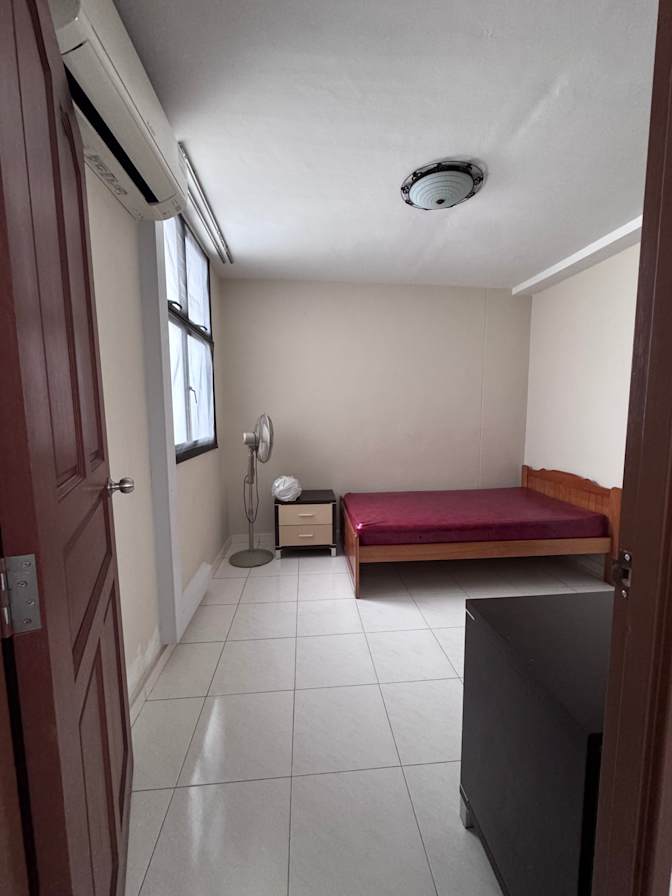 Lee's room