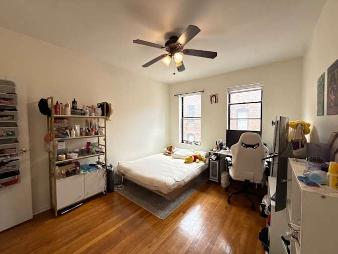 Emeli's room