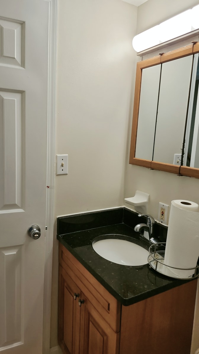 Silvia flores's room