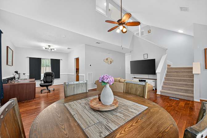 Wilson Realty & Investment Group's room