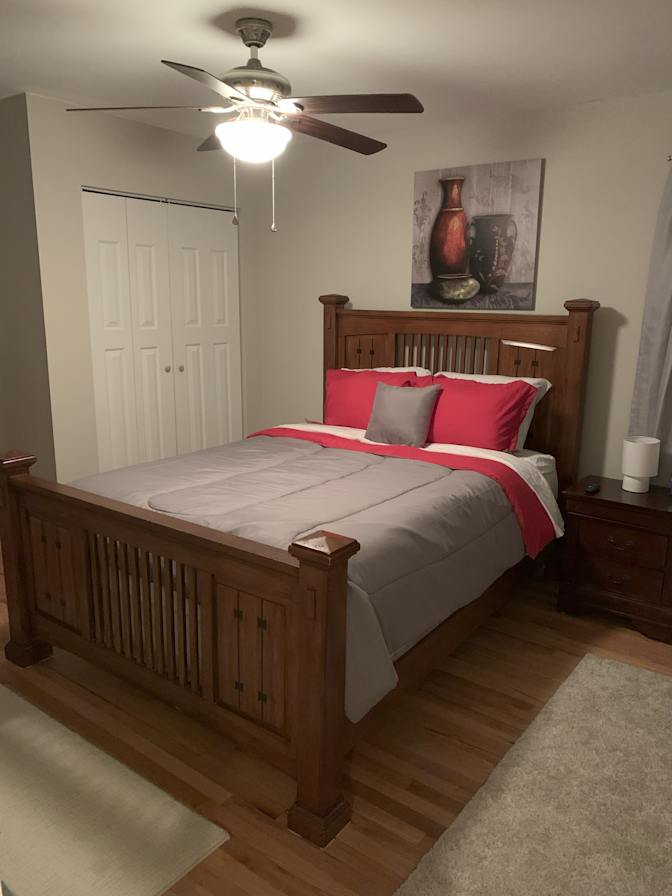 Carolina Realty Link's room