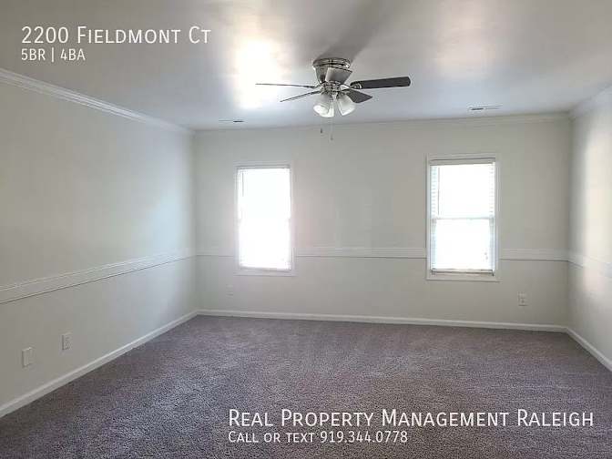 Alcove Rooms's room