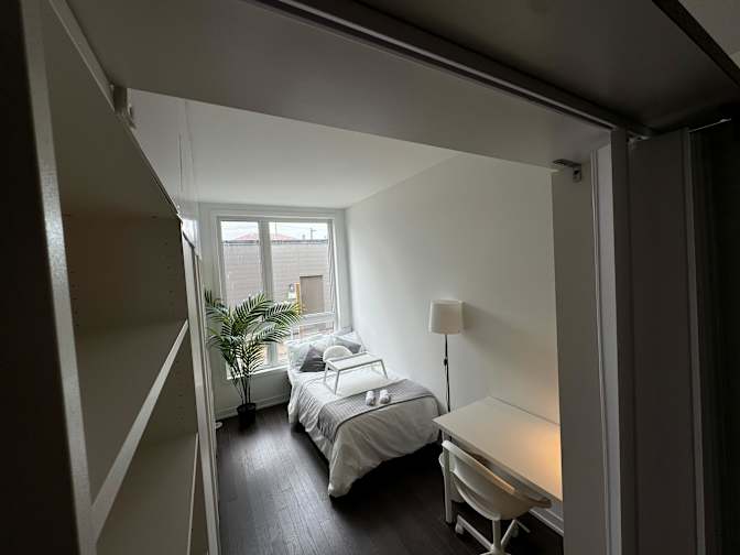 derya aslan's room
