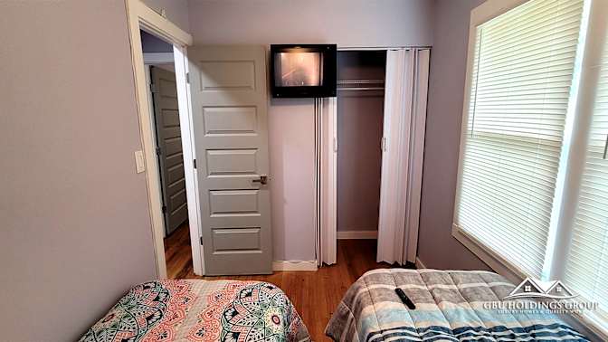 GBU Holdings Group's room