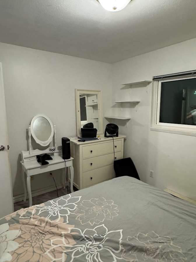 Alan's room