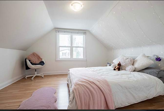 Linda's room