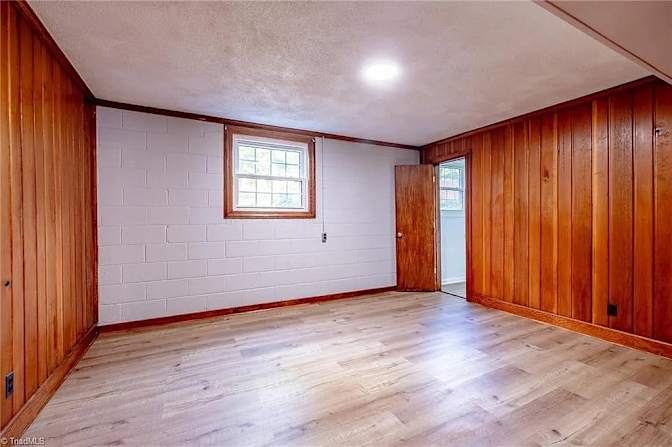 Alcove Rooms's room