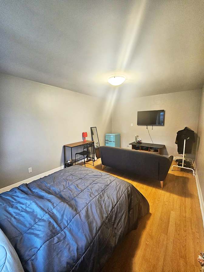 Lysandra Clement's room