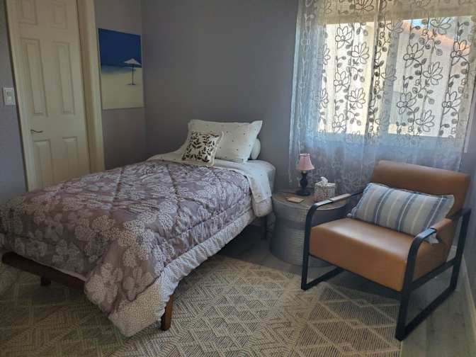 Kyong's room