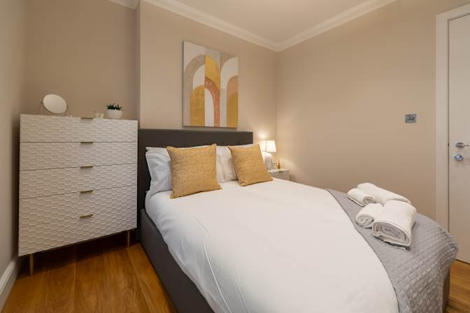 SSB Properties Management's room