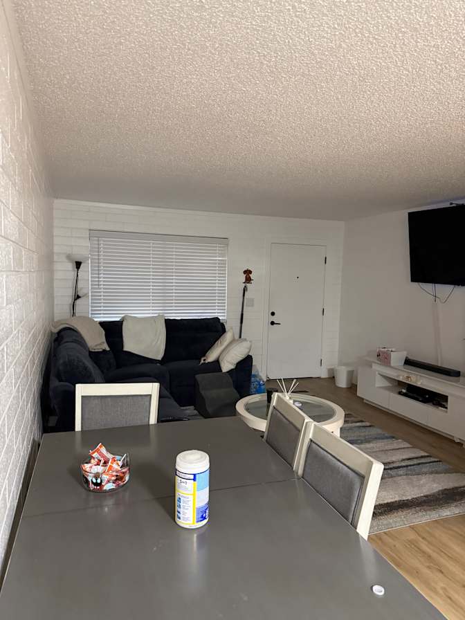 Luis's room