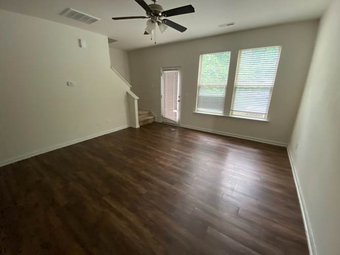 Alcove Rooms's room