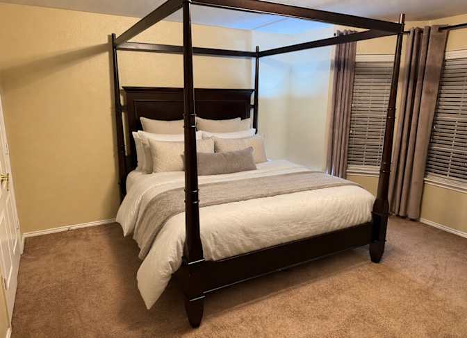 T's room