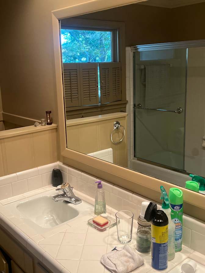 douglas holmstrom's room