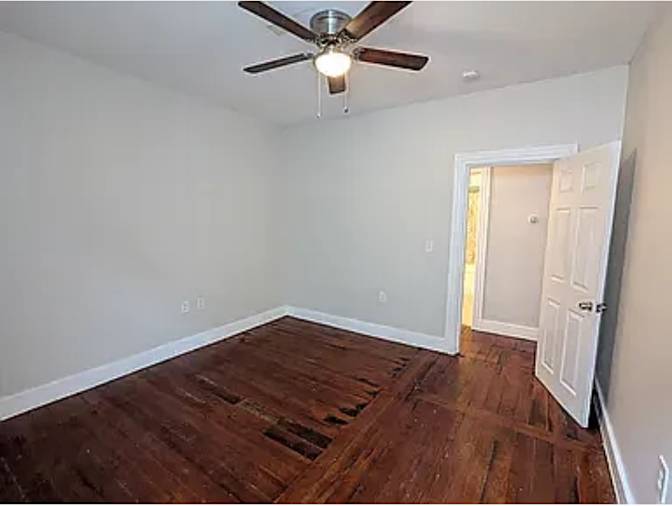 DARIAN WALKER's room