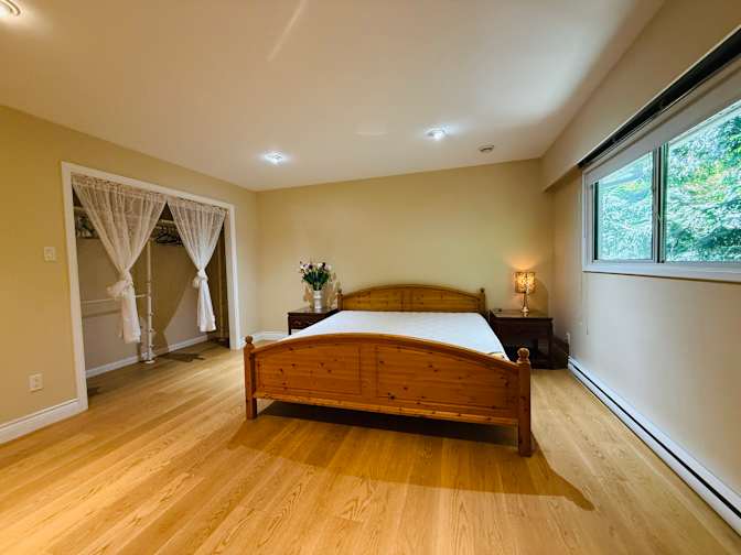 Sunny's room