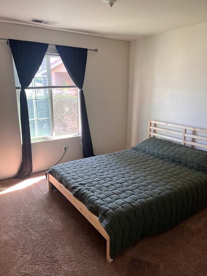 Nydia's room