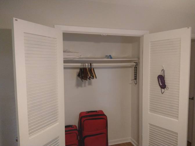 Alcove Rooms's room