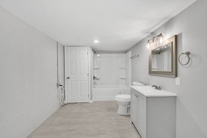 lifedoorrentals's room