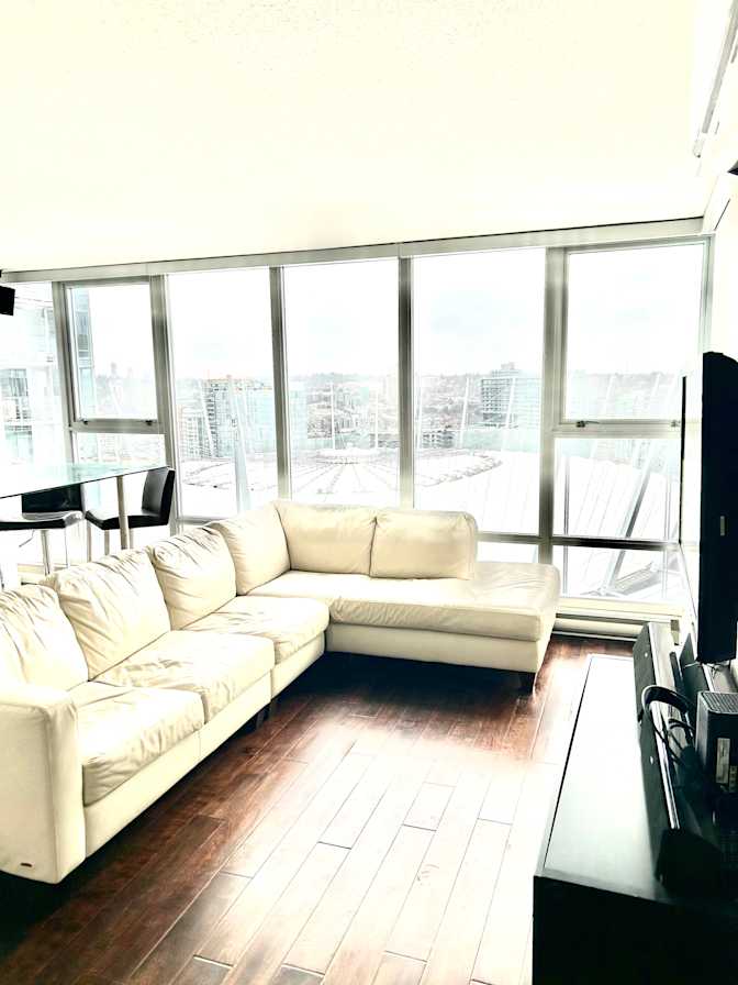 Lee's room