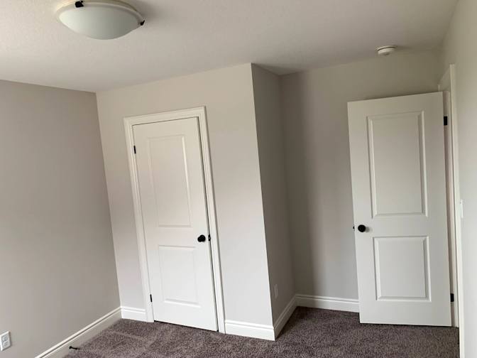 thakza's room