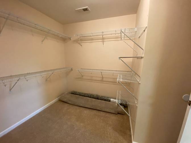 Alcove Rooms's room