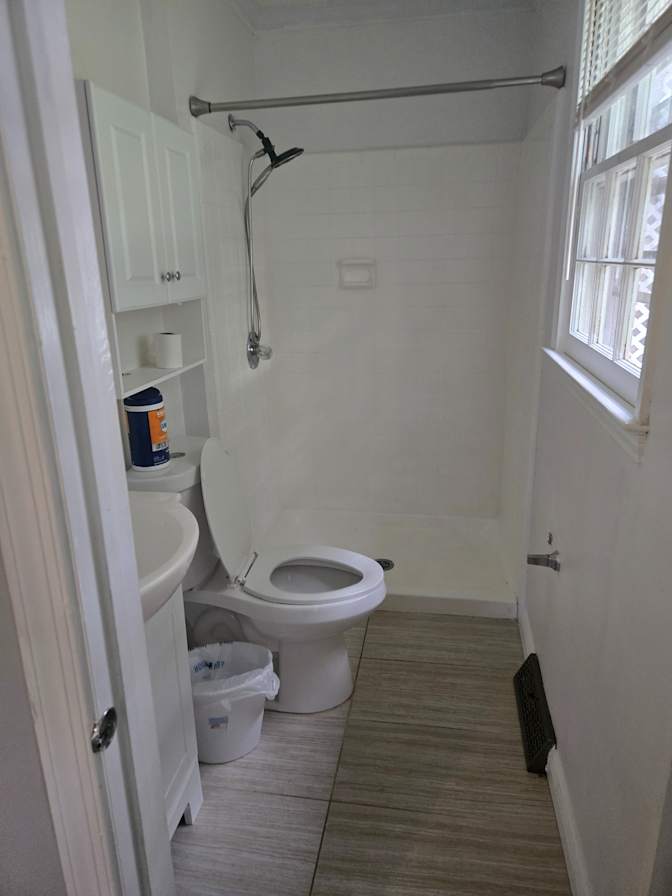 Alcove Rooms's room