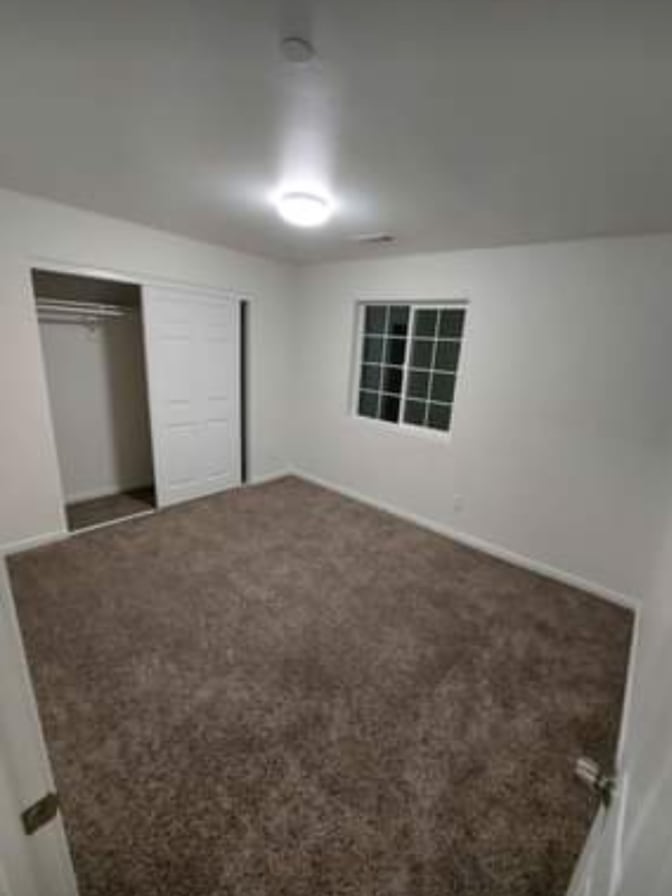 Carlos's room