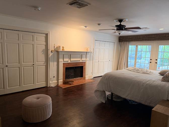 Menzelle Dedeaux's room