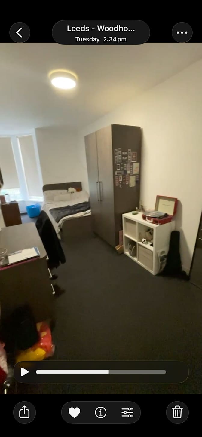 Ivan Feng's room