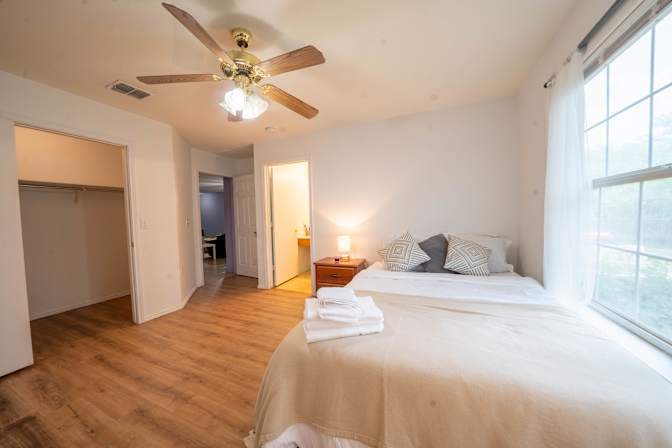 Cansu Mccoy's room