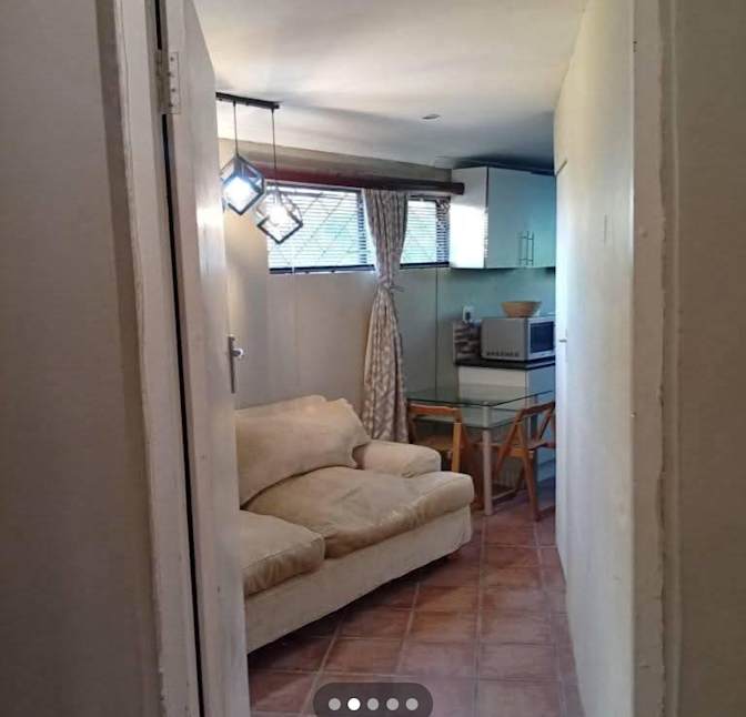 Dominique Menezes's room