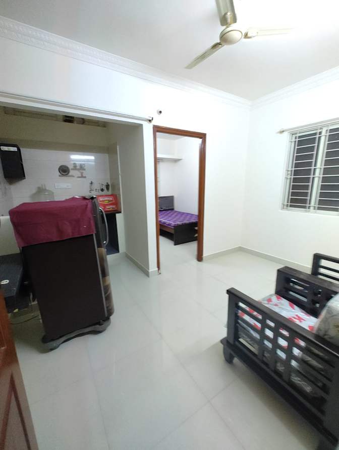 TARUN M's room
